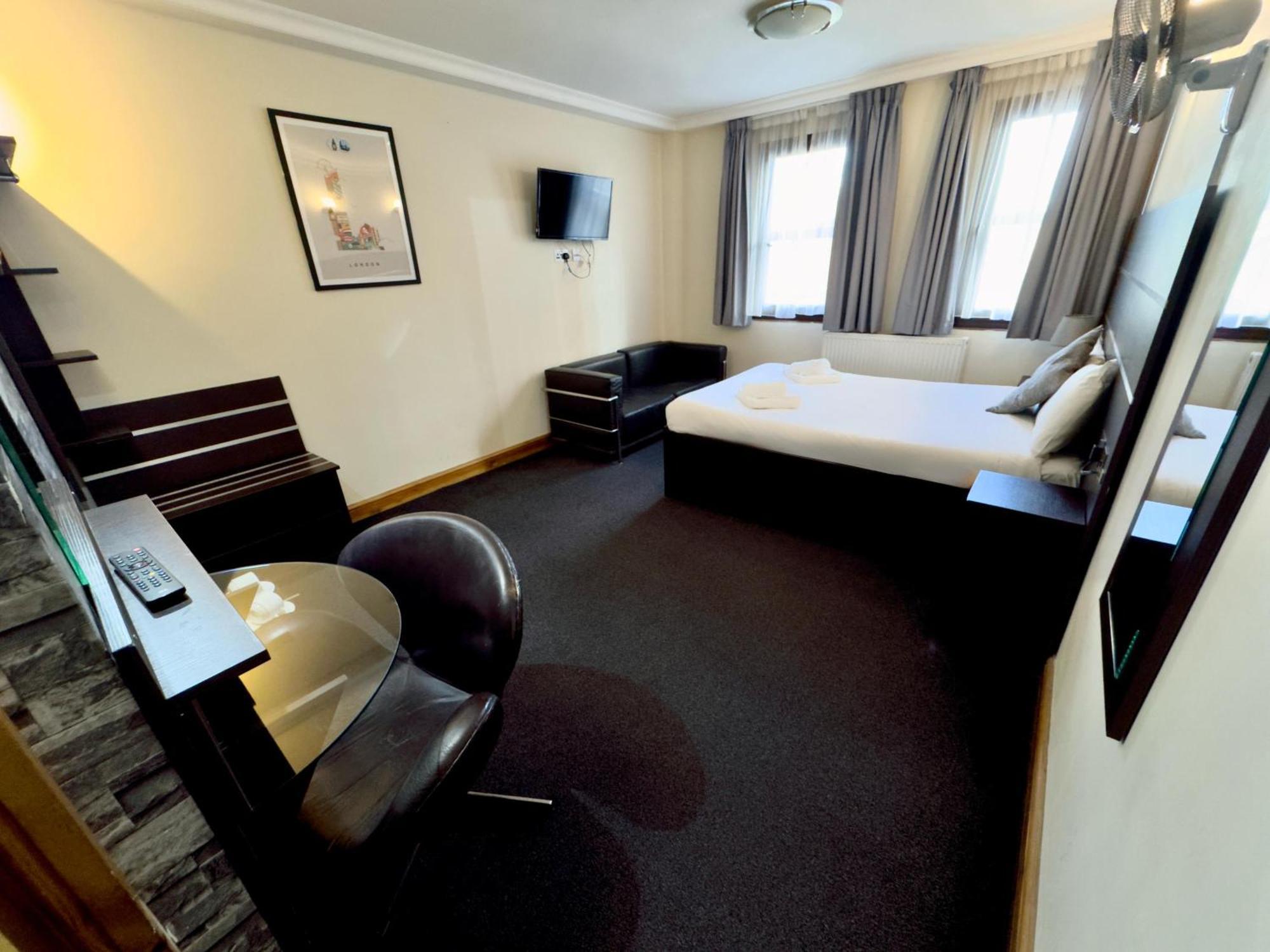 โอโย เอปซิลอน โฮเต็ล Hotel ลอนดอน ภายนอก รูปภาพ