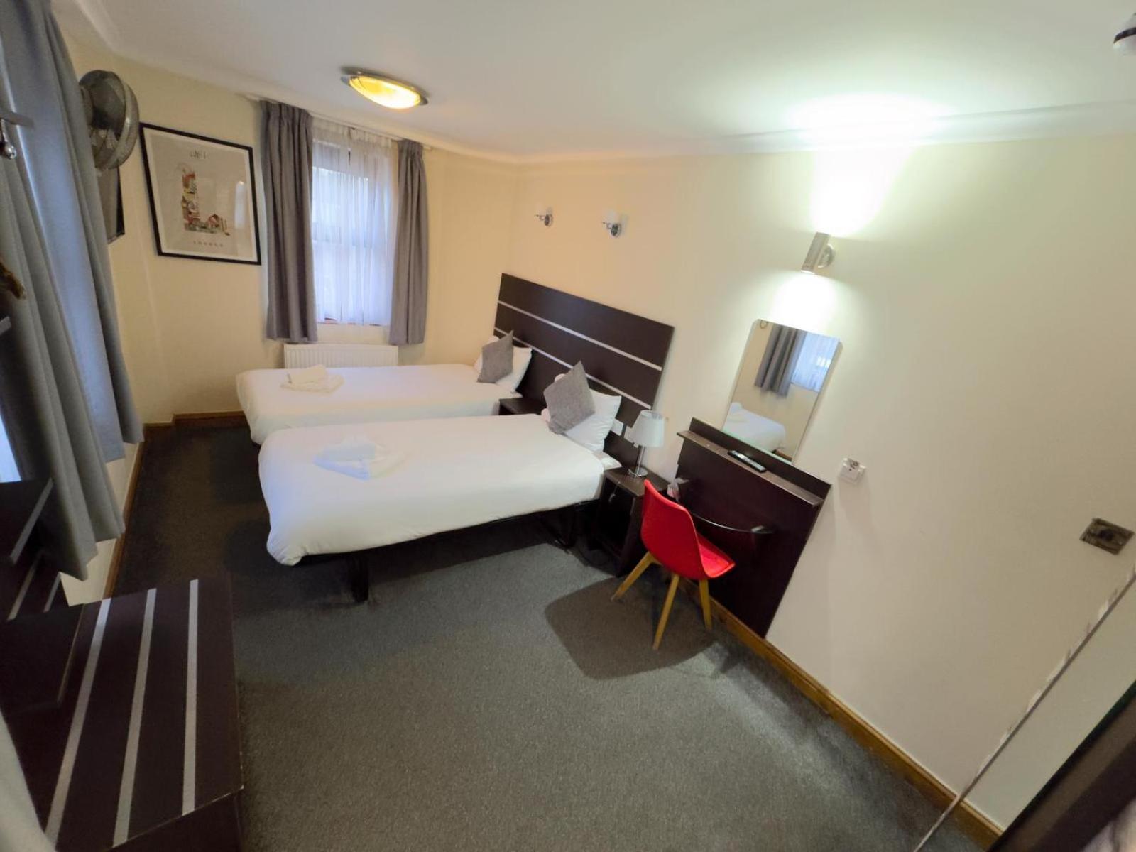 โอโย เอปซิลอน โฮเต็ล Hotel ลอนดอน ภายนอก รูปภาพ